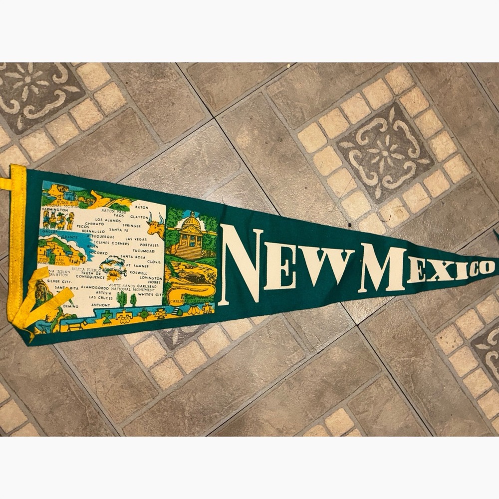 Vintage New Mexico Souvenir Pennant Green Felt Map Santa Fe Albuquerque Flag